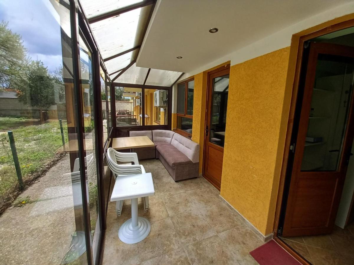 Lovely Nest With Glass Veranda Sables d'or Extérieur photo
